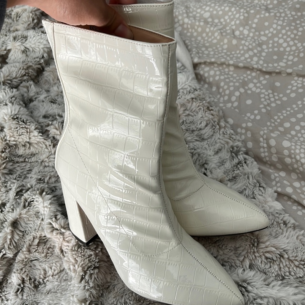 White heel boots